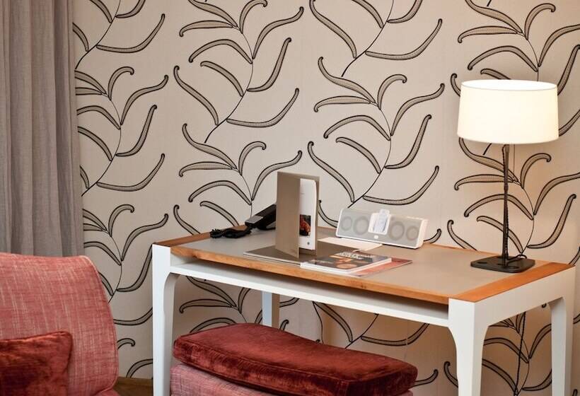 اتاق سوپریور, Cortiina