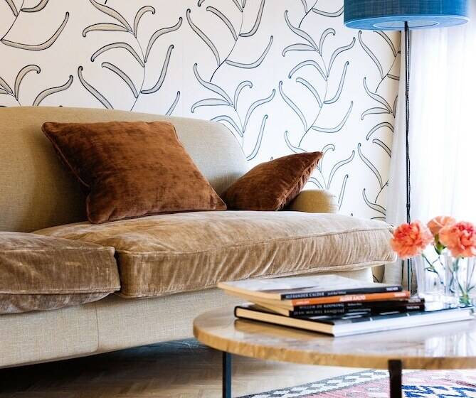 اتاق لوکس, Cortiina