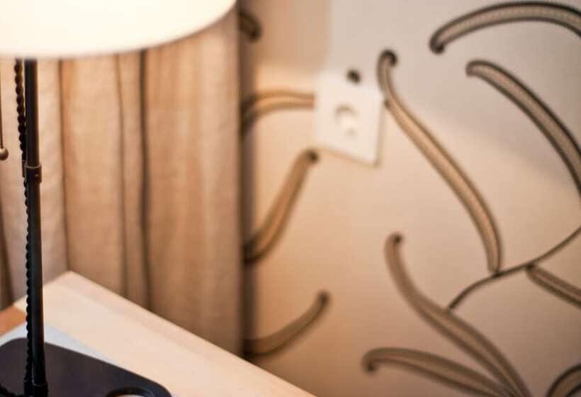 سوئیت 2 خوابه, Cortiina