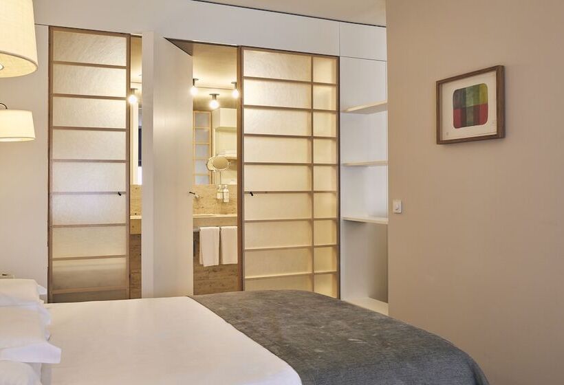 اتاق لوکس, Cortiina