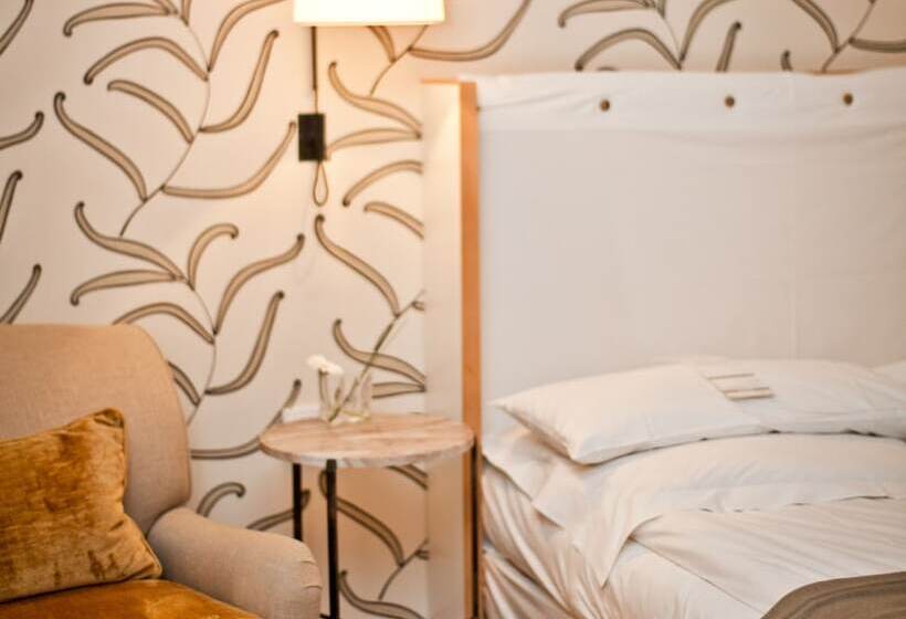 سوئیت 2 خوابه, Cortiina