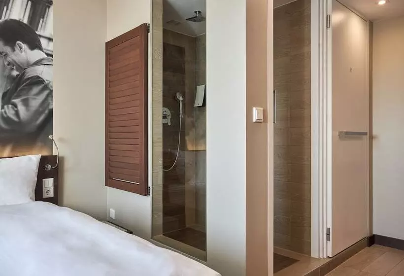 اتاق استاندارد یک نفره, Gio