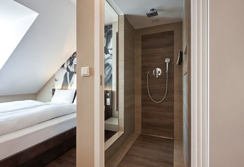 스탠다드 싱글 룸, Gio