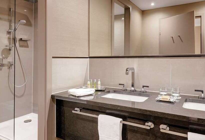 주니어 스위트 킹사이즈 침대, Hilton Munich City