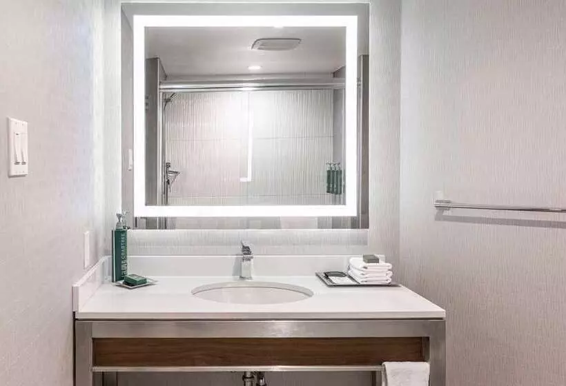 キングサイズベッドのジュニアスイート, Hilton Munich City