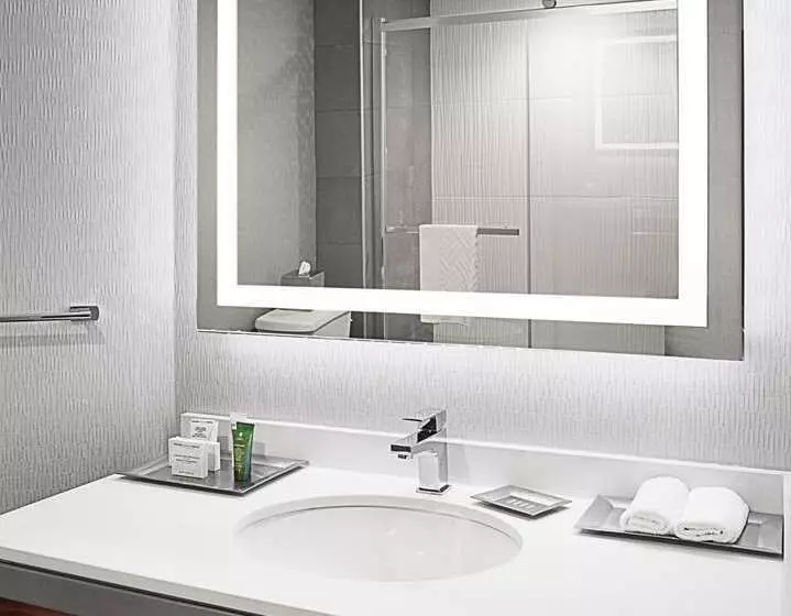 キングサイズベッドのジュニアスイート, Hilton Munich City