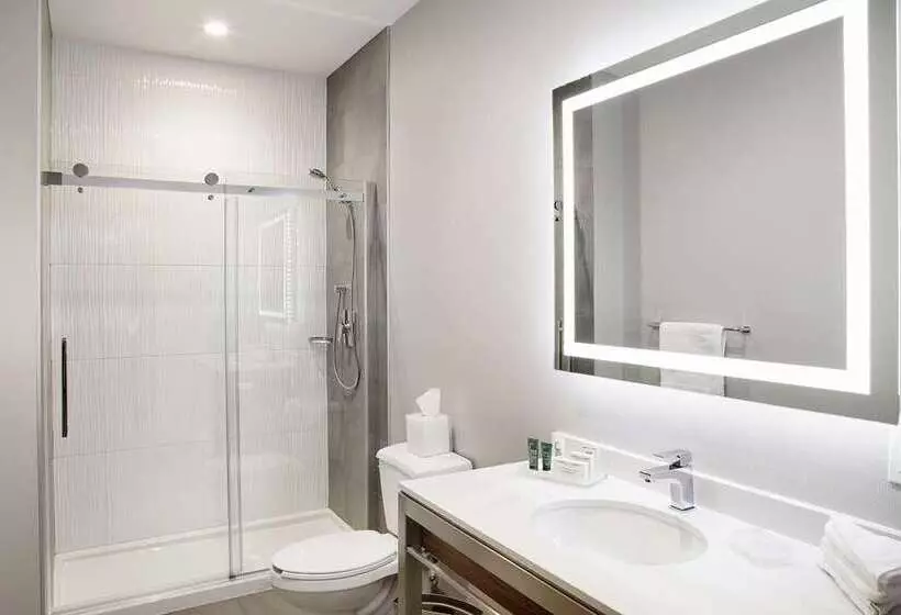 キングサイズベッドのジュニアスイート, Hilton Munich City