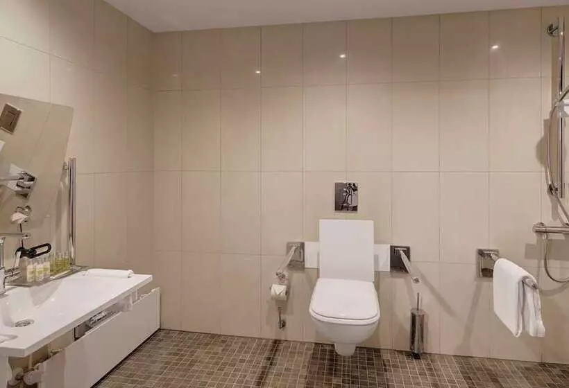 身障者適用スタンダードルーム, Hilton Munich City