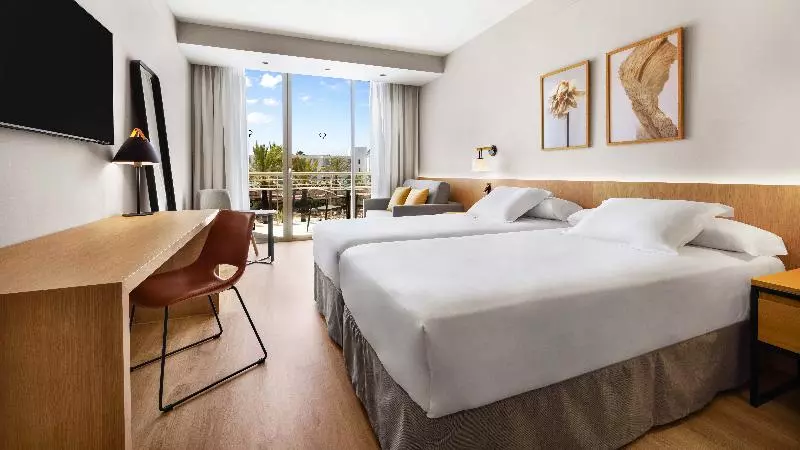 キングサイズベッドのデラックスルーム, Hilton Munich City