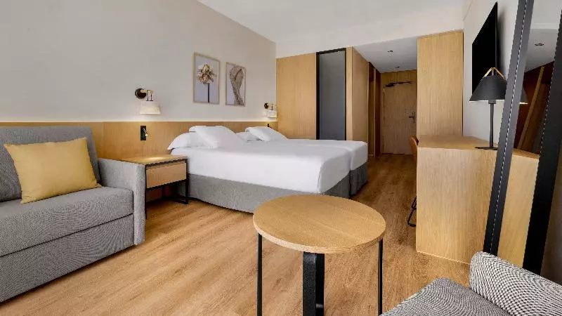 Deluxe Room King Size Bed