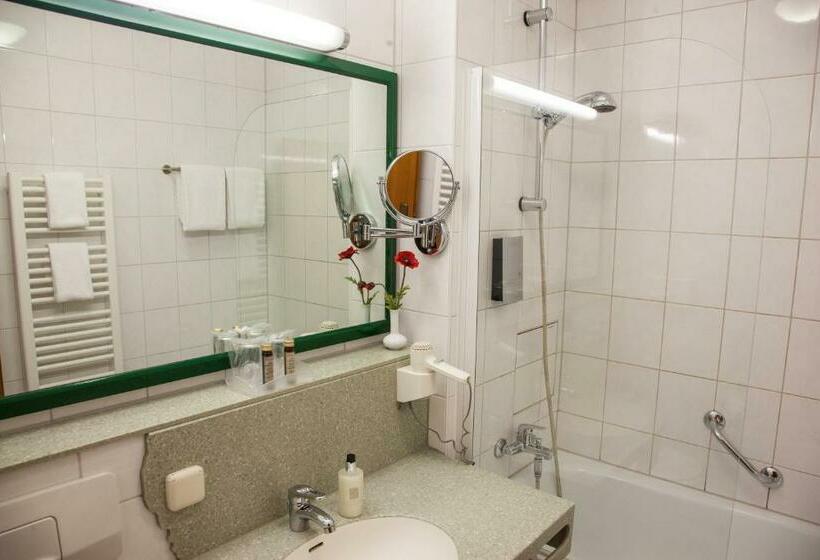 Полулюкс, Kastanienhof