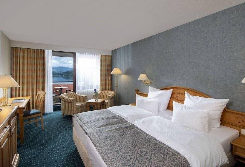 غرفة سوبيريور, Maritim Titisee