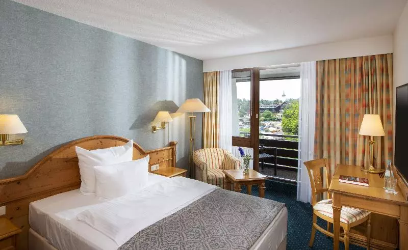 スーペリアシングルルーム, Maritim Titisee