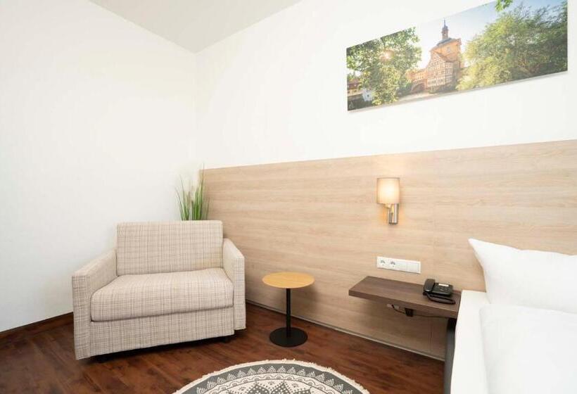 Klassisches Zimmer, National