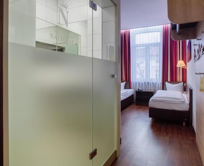 Klassisches Zimmer, National