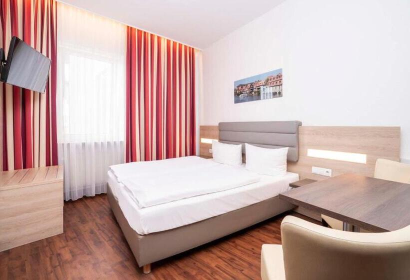 Klassisches Zimmer, National