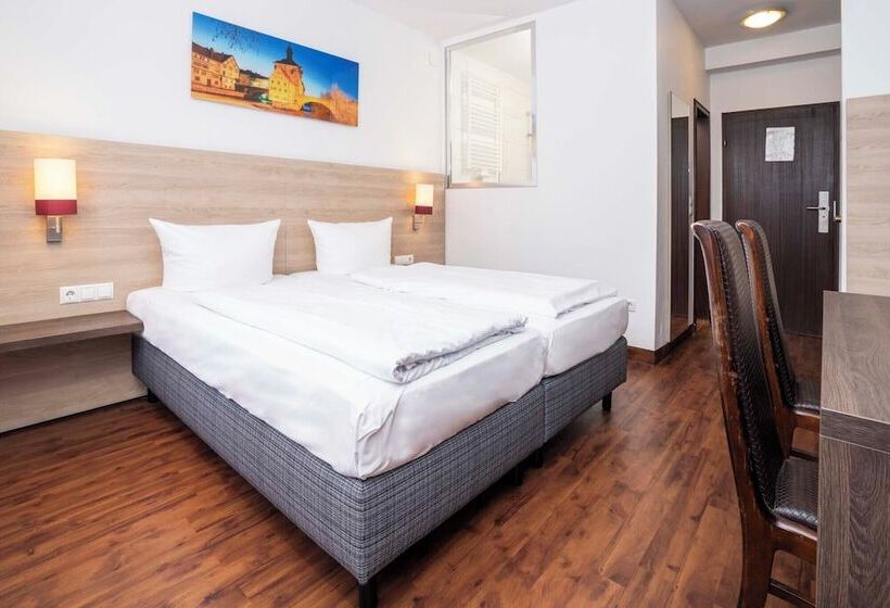 Klassisches Zimmer, National