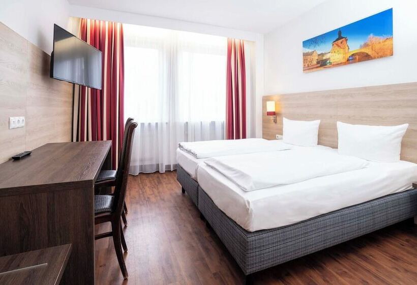 Klassisches Zimmer, National