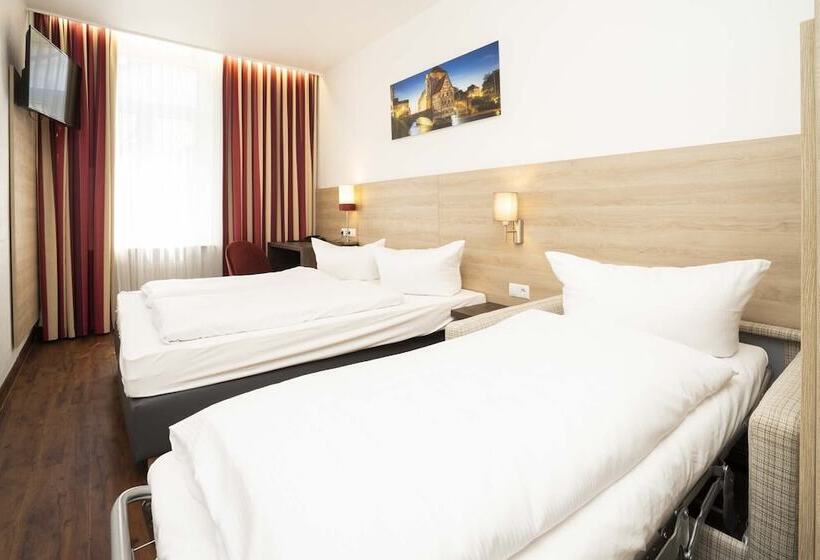 3-Bett-Standardzimmer, National