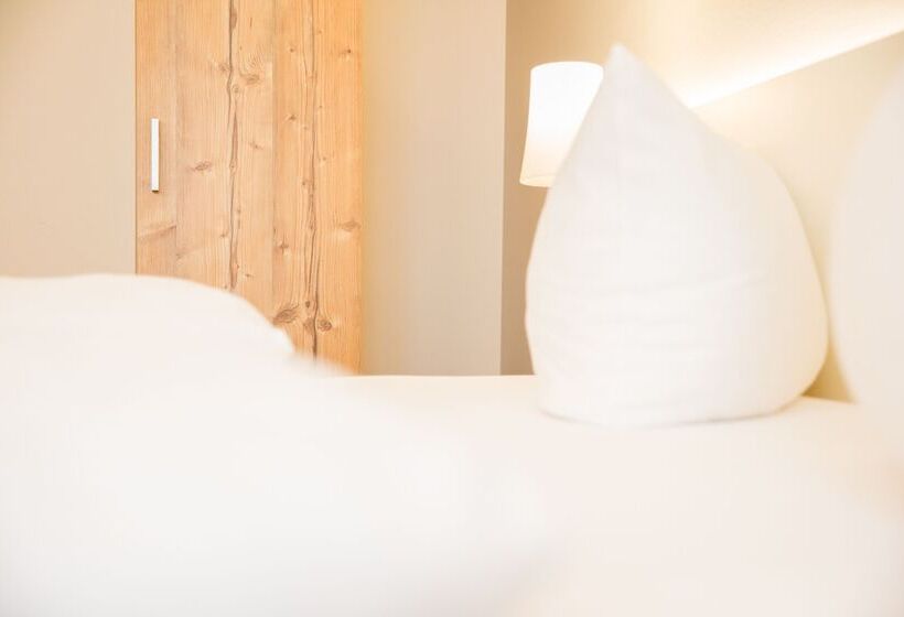 Quarto standart individual, Rad