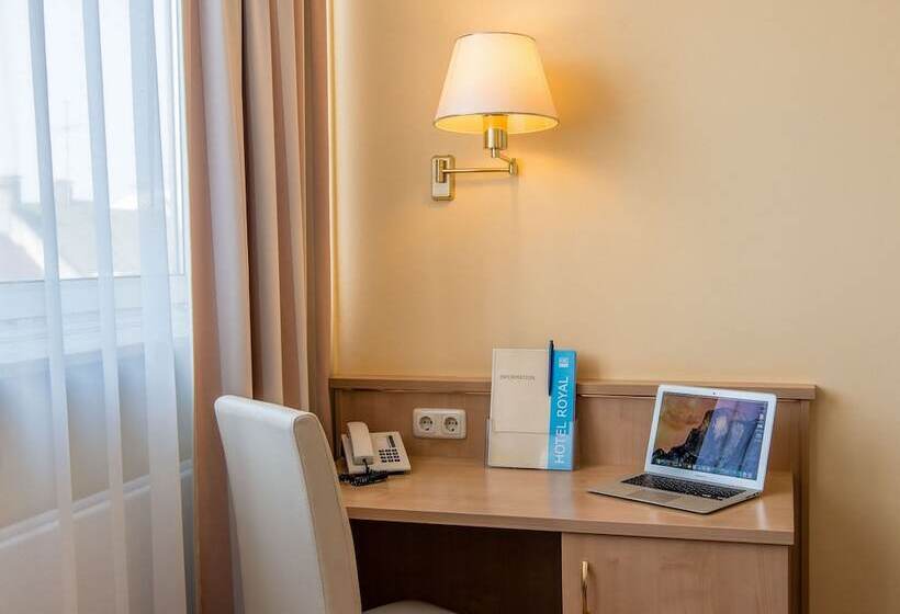 اتاق استاندارد چهار تخته, Royal