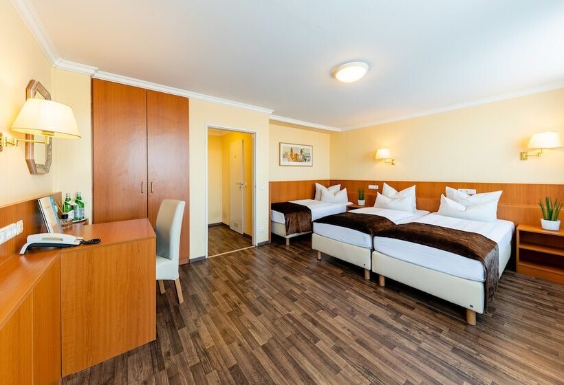 اتاق استاندارد چهار تخته, Royal