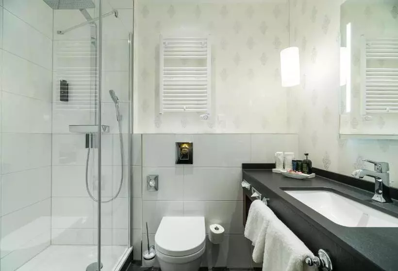 اتاق سوپریور, Schlosshotel Weyberhöfe