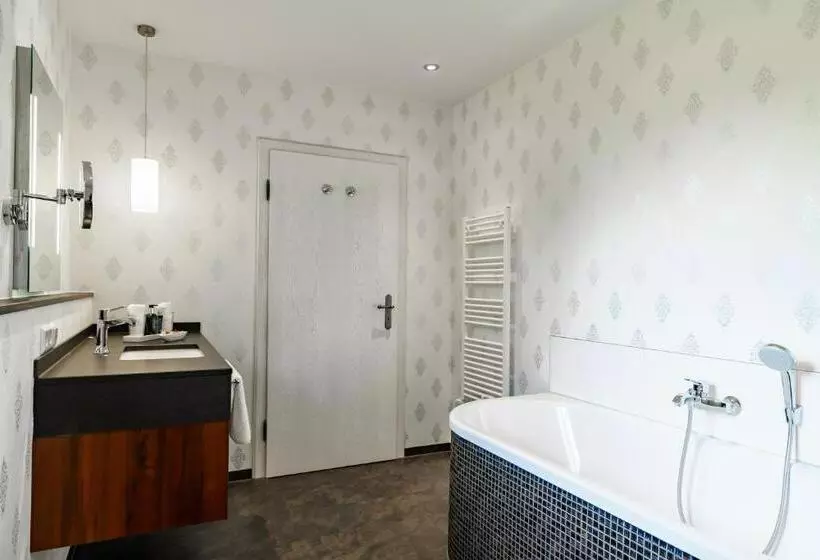 سوییت جونیور, Schlosshotel Weyberhöfe