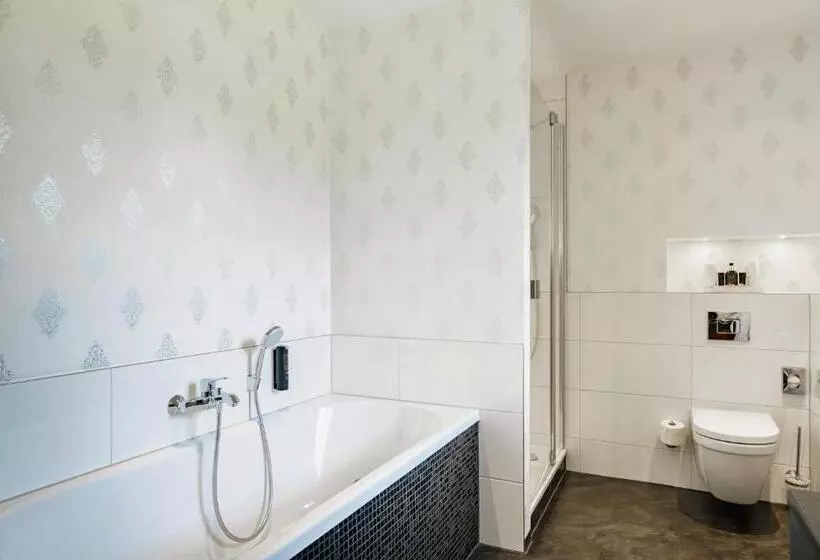 سوییت جونیور, Schlosshotel Weyberhöfe