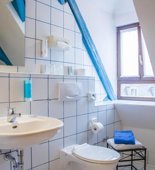 جناح, Vier Jahreszeiten