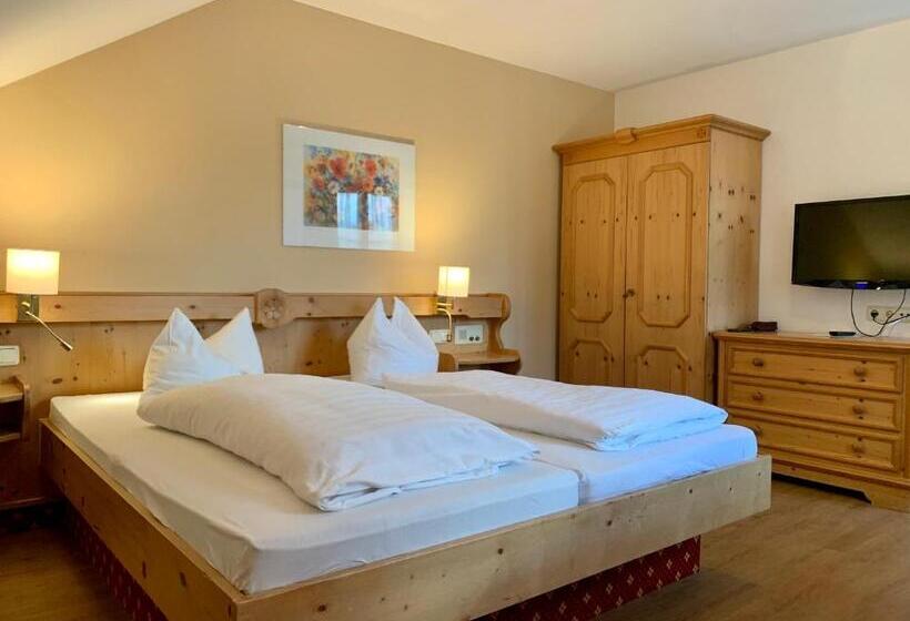 חדר סטנדרט, Zur Post