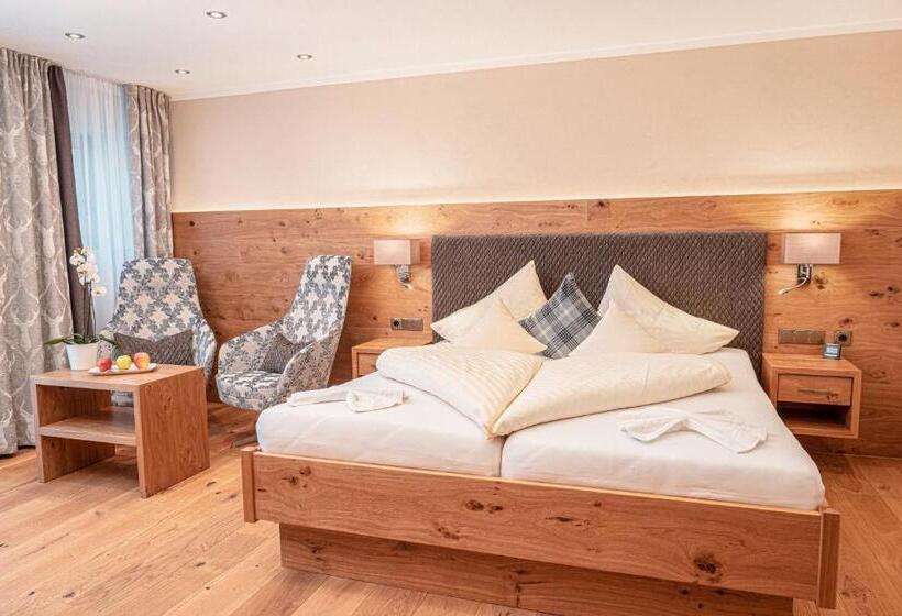 Номер Стандарт с Балконом, Parkhotel Burgmühle