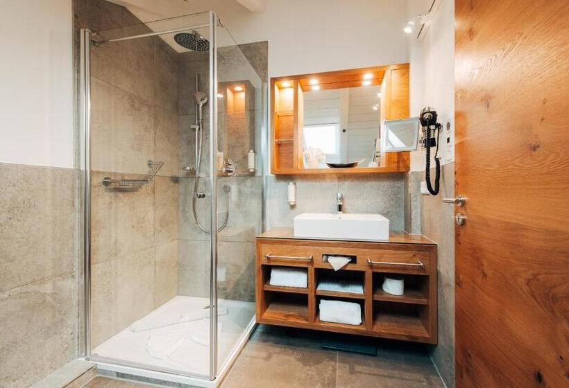 Номер Стандарт Индивидуальный с Балконом, Parkhotel Burgmühle