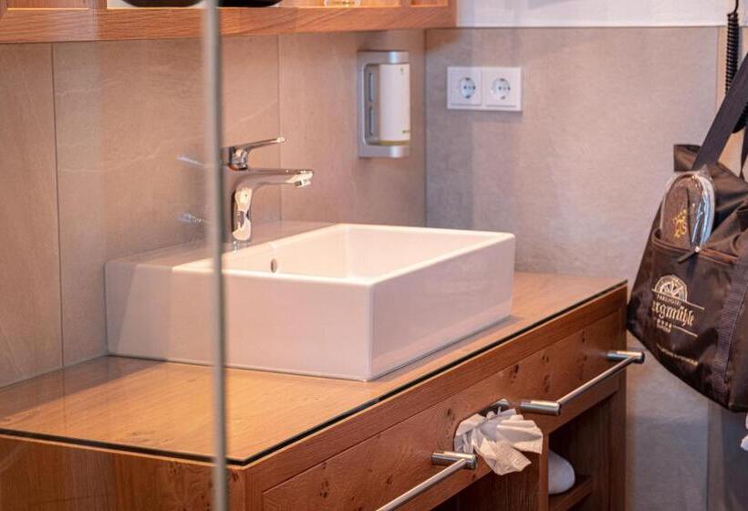 バルコニー付きシングルスタンダードルーム, Parkhotel Burgmühle