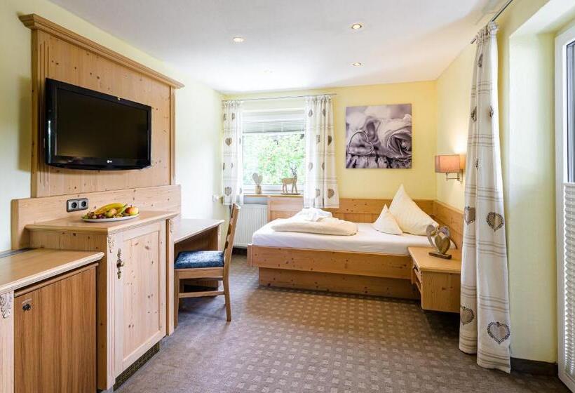 バルコニー付きシングルスタンダードルーム, Parkhotel Burgmühle