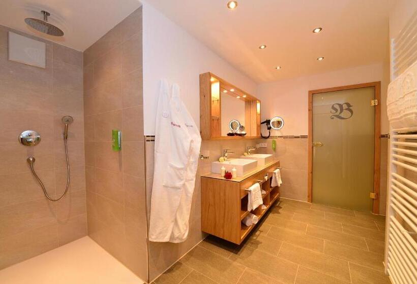 バルコニー付スイート, Parkhotel Burgmühle