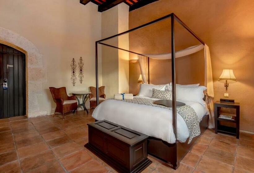 اتاق لوکس, Hodelpa Nicolas de Ovando