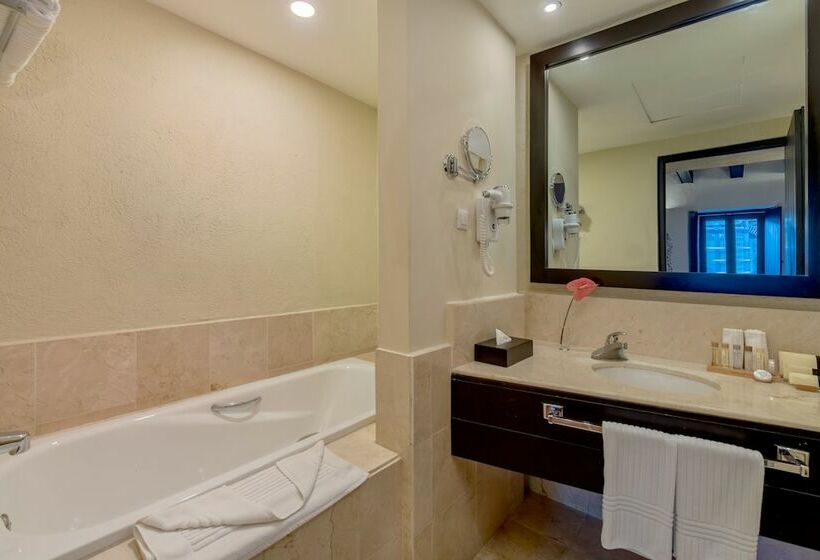 اتاق لوکس, Hodelpa Nicolas de Ovando