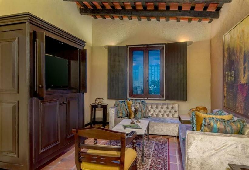 سوییت, Hodelpa Nicolas de Ovando