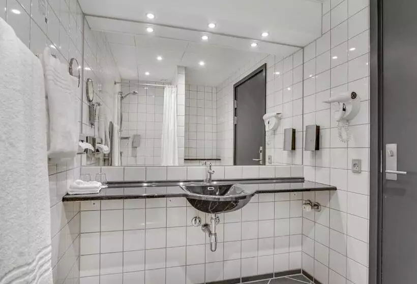 اتاق لوکس, Svendborg