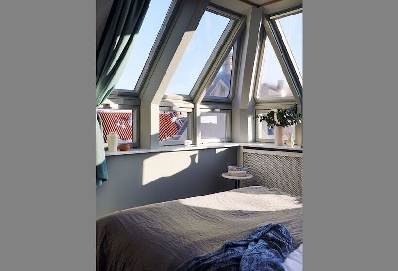 סוויטת ג'וניור, Coco