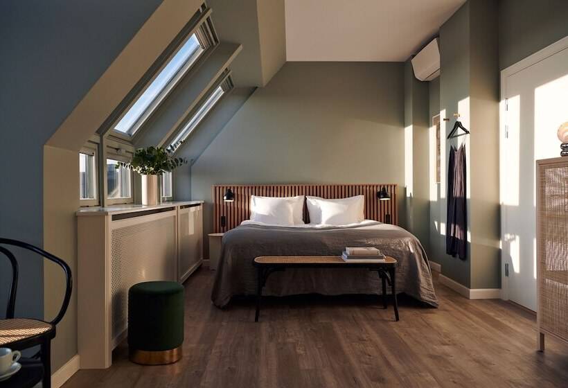 סוויטת ג'וניור, Coco