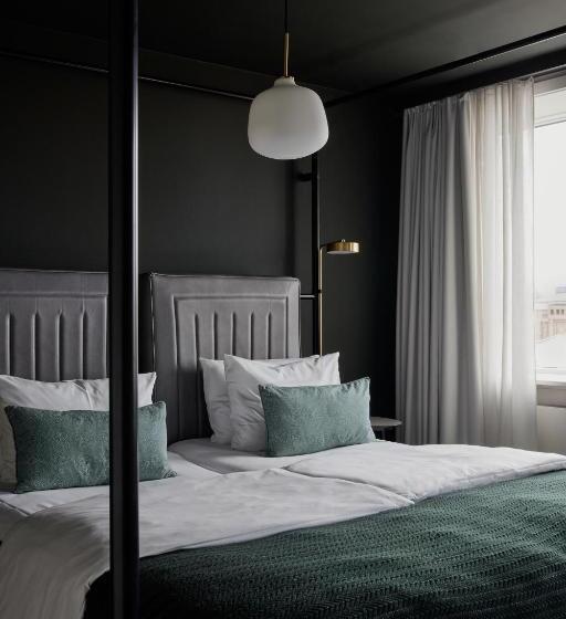 סוויטת ג'וניור, Danmark