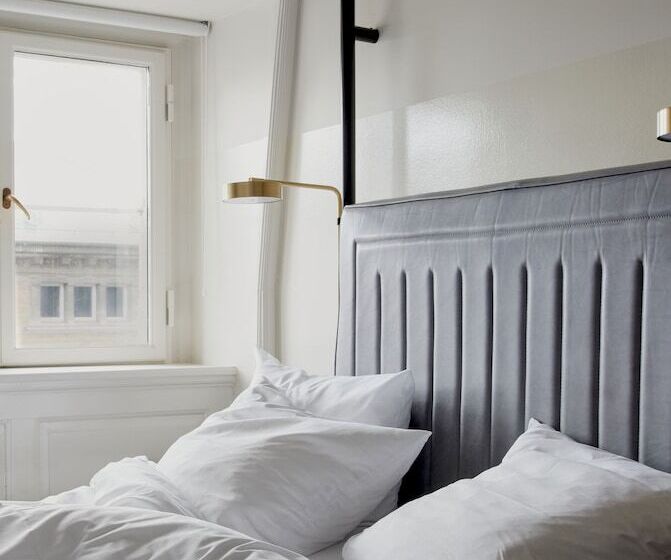 חדר בסיסי, Danmark