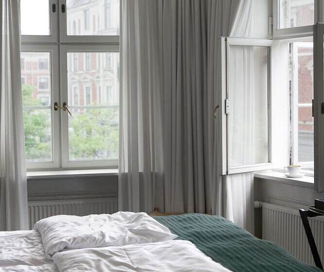 חדר סופריור, Danmark