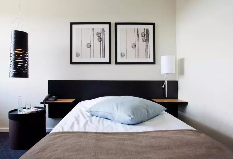 Chambre Confort Individuelle, Glostrup Park