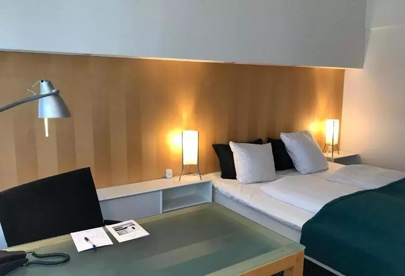 Chambre Affaires, Glostrup Park