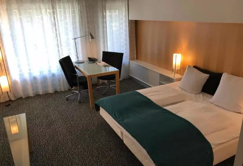 Chambre Affaires, Glostrup Park