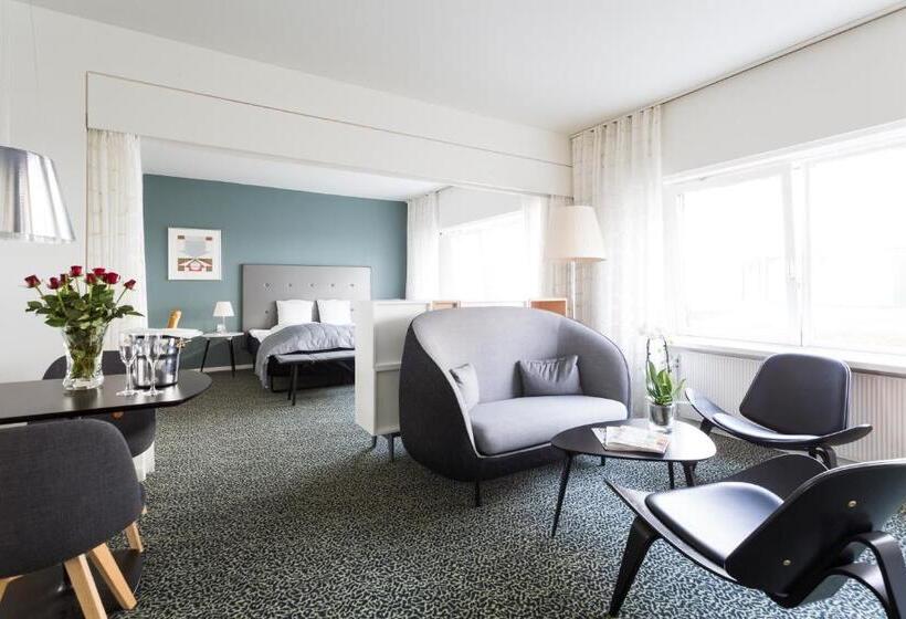 מיטת קינג בסוויטה, Glostrup Park