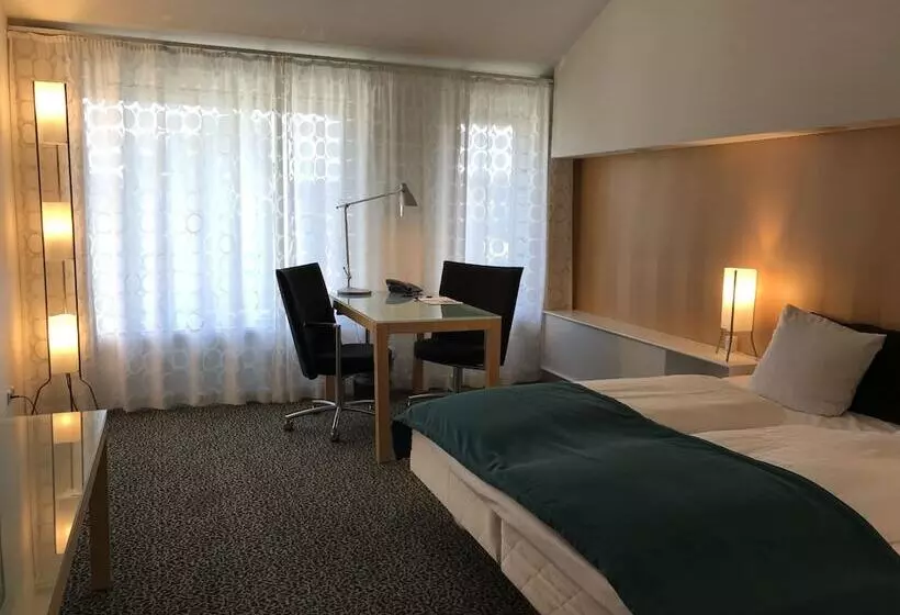 Chambre Affaires, Glostrup Park